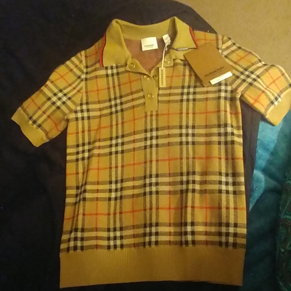 Burberry small sweater top